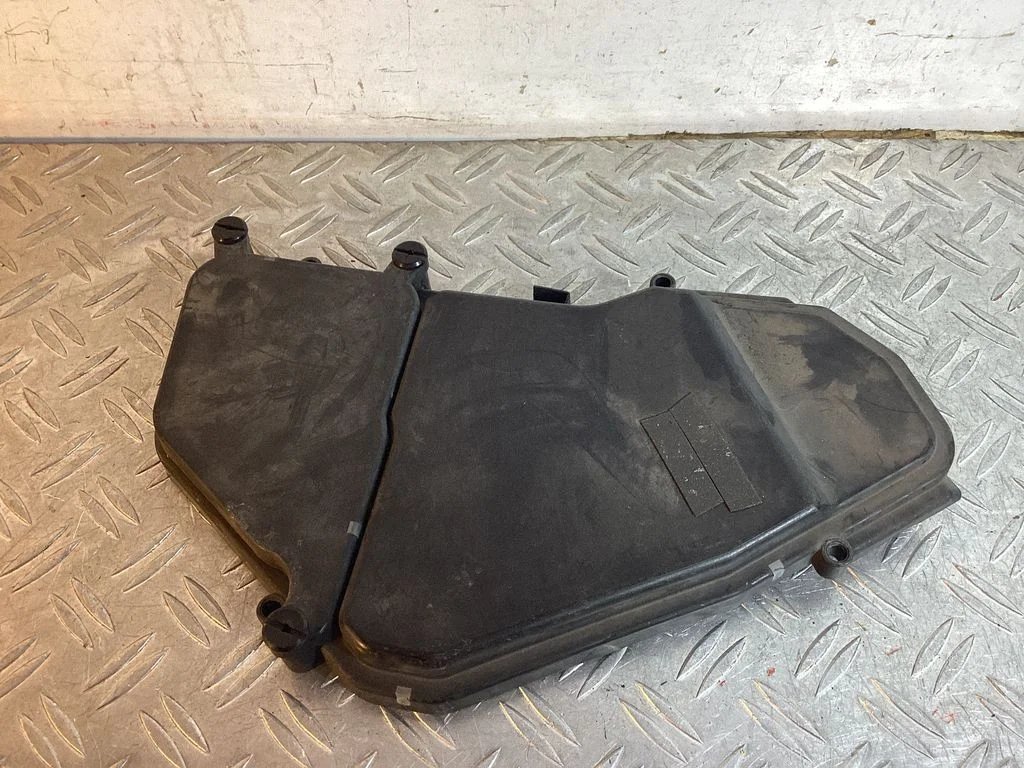 Fuse box cover – Porsche Cayenne (92A) (2010-2017)