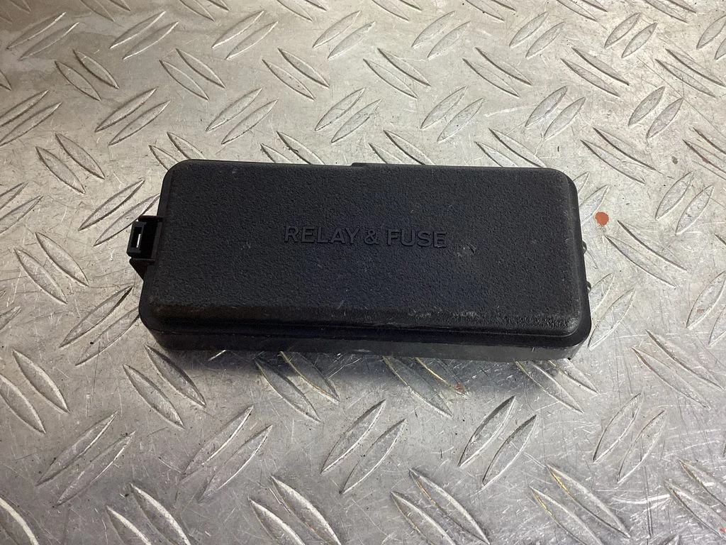 Fuse box cover – Lexus RX 450H (2016-)