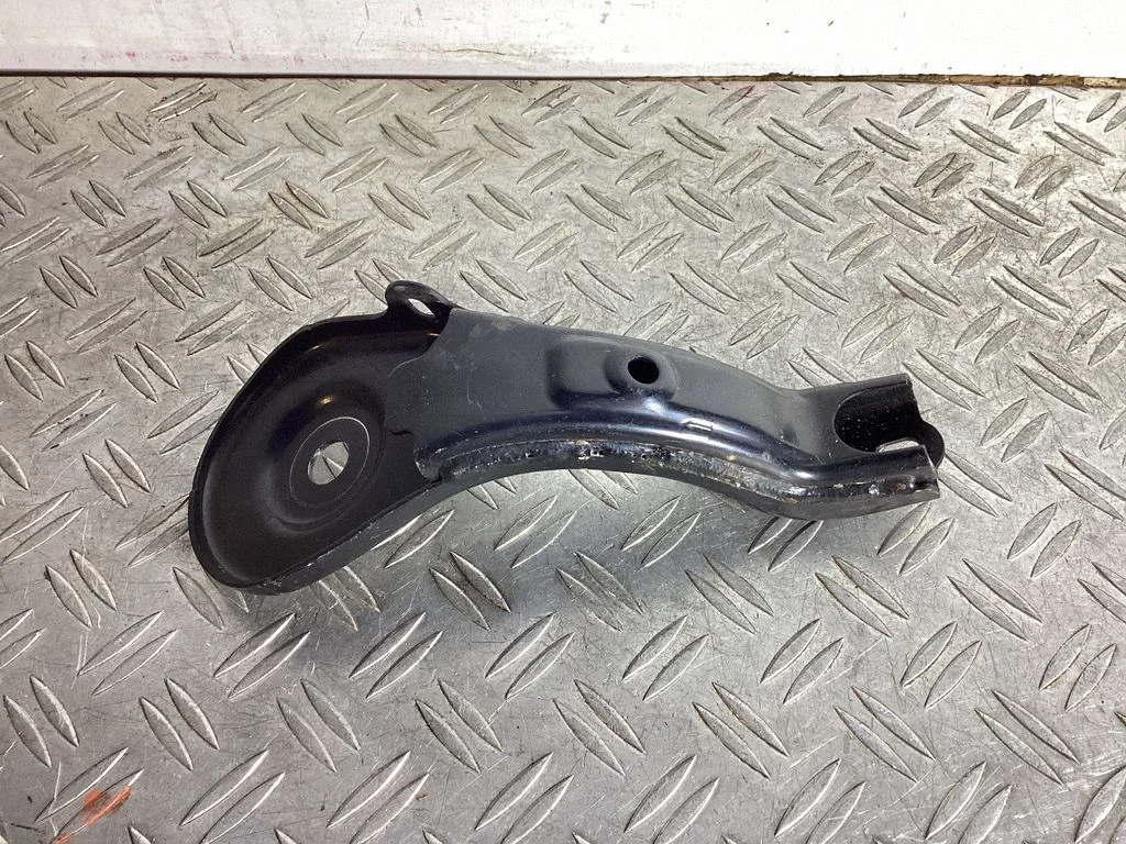 Radiator support slam panel bracket – Lexus NX (2021-)