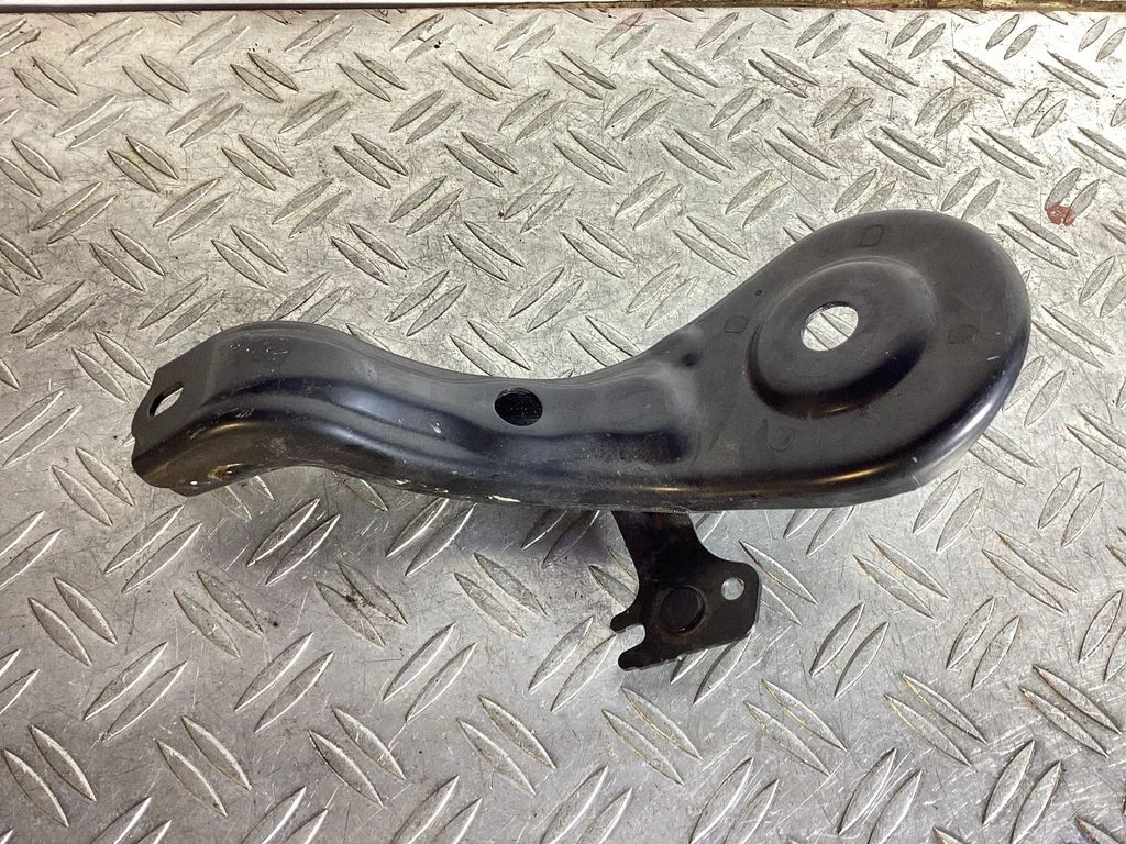 Radiator support slam panel bracket – Lexus NX (2021-)