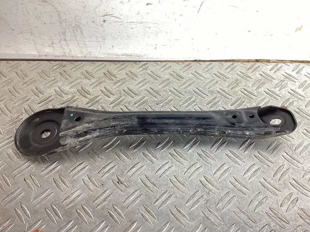 Radiator support slam panel bracket