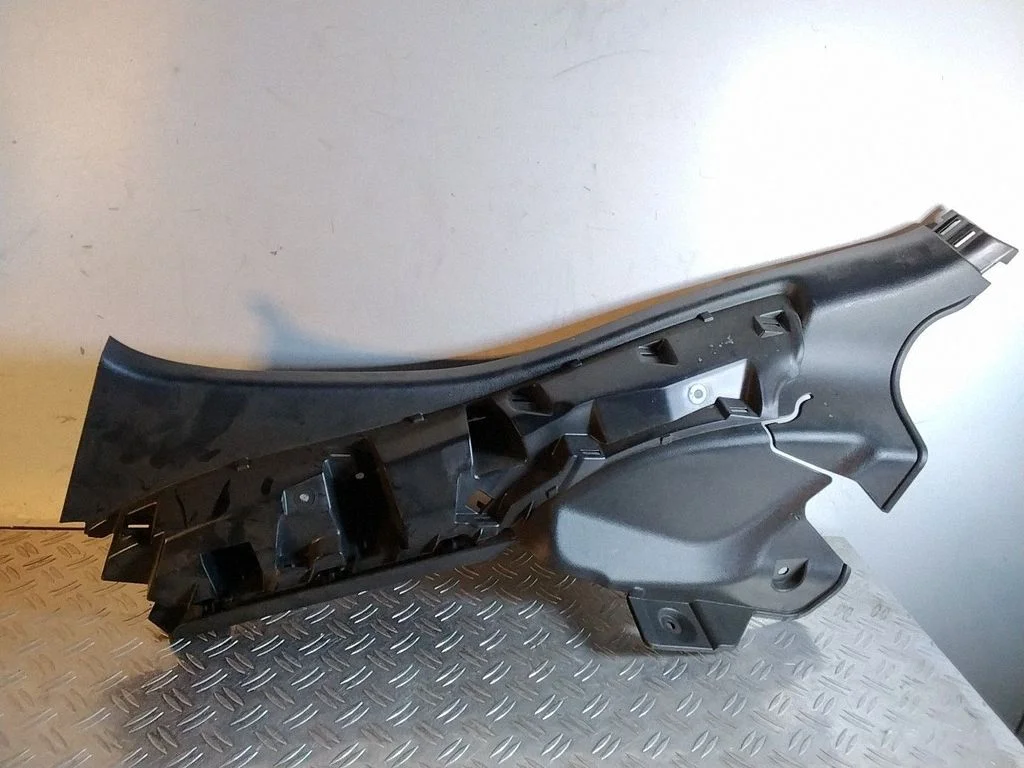 Muu salongiosa – Lexus RX 450H (2016-)