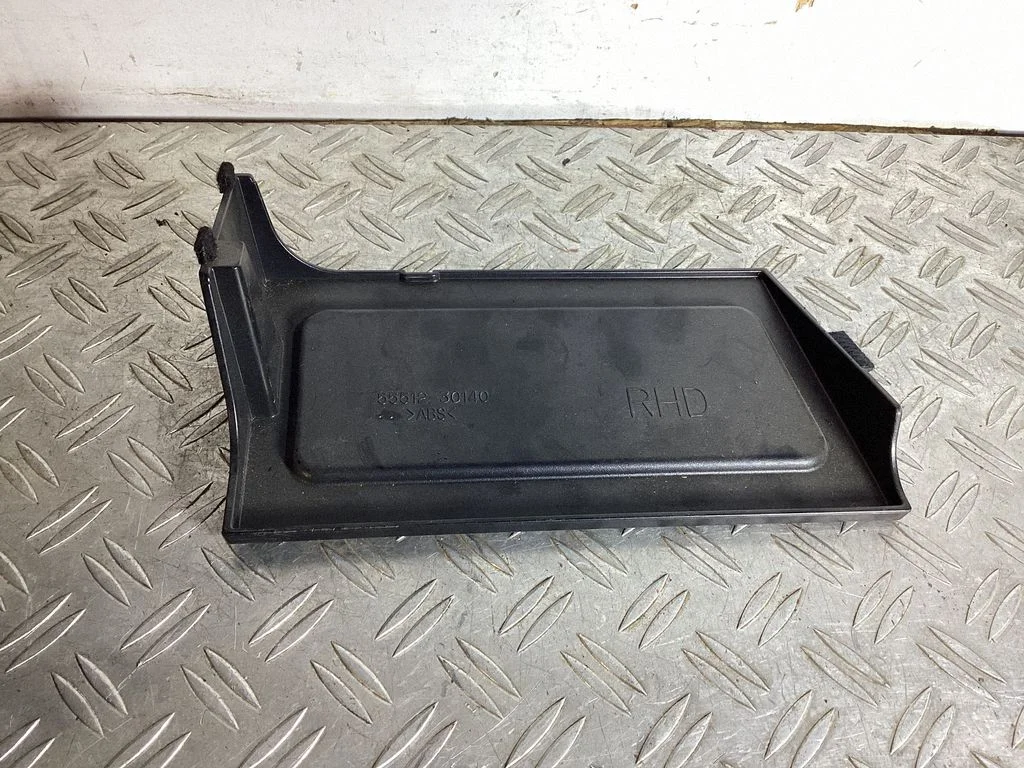 Muu salongiosa – Lexus GS 250 350 300H 450H (2013-)