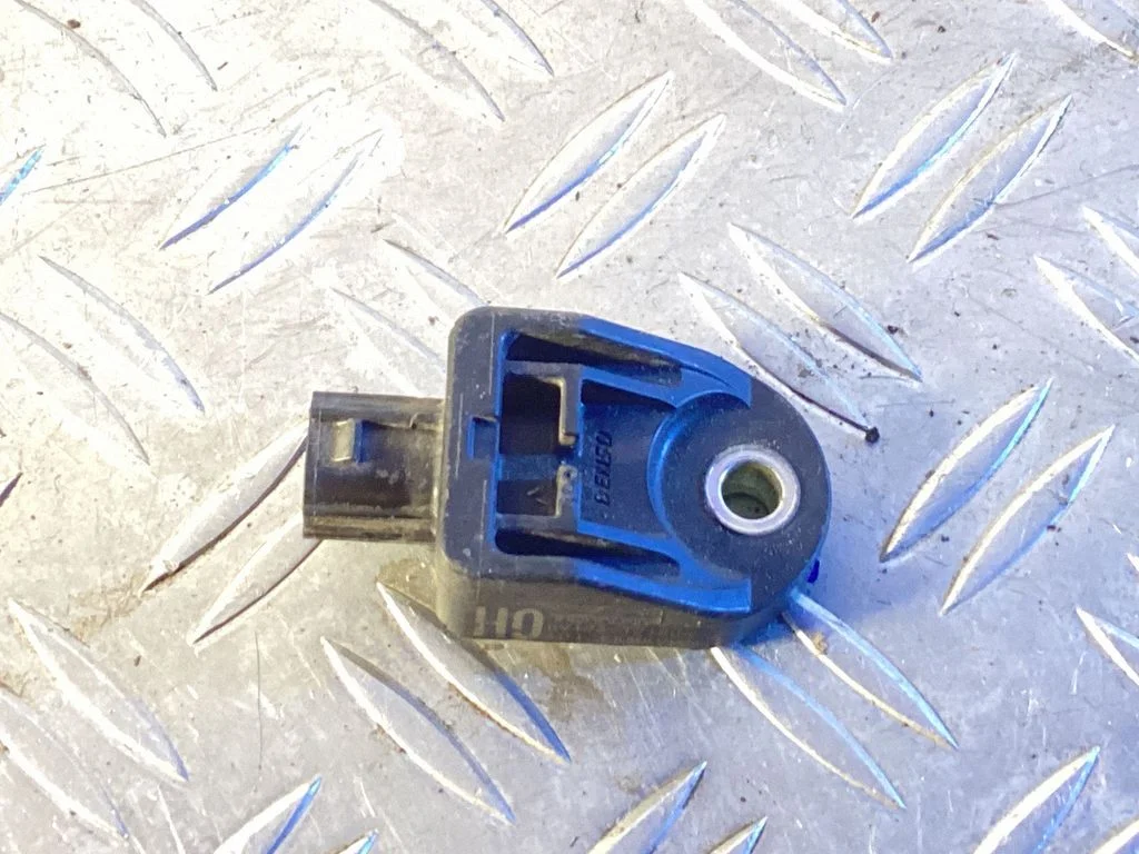 Airbag deployment crash/impact sensor – Toyota RAV 4 (XA40) (2012-2018)
