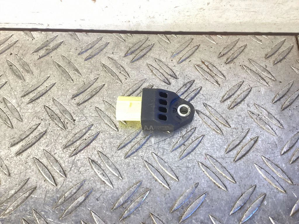 Airbag deployment crash/impact sensor – Toyota Land Cruiser (J150) (2009-)