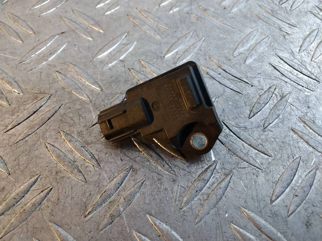 Airbag deployment crash/impact sensor – Lexus IS III XE30 (2013-2020)