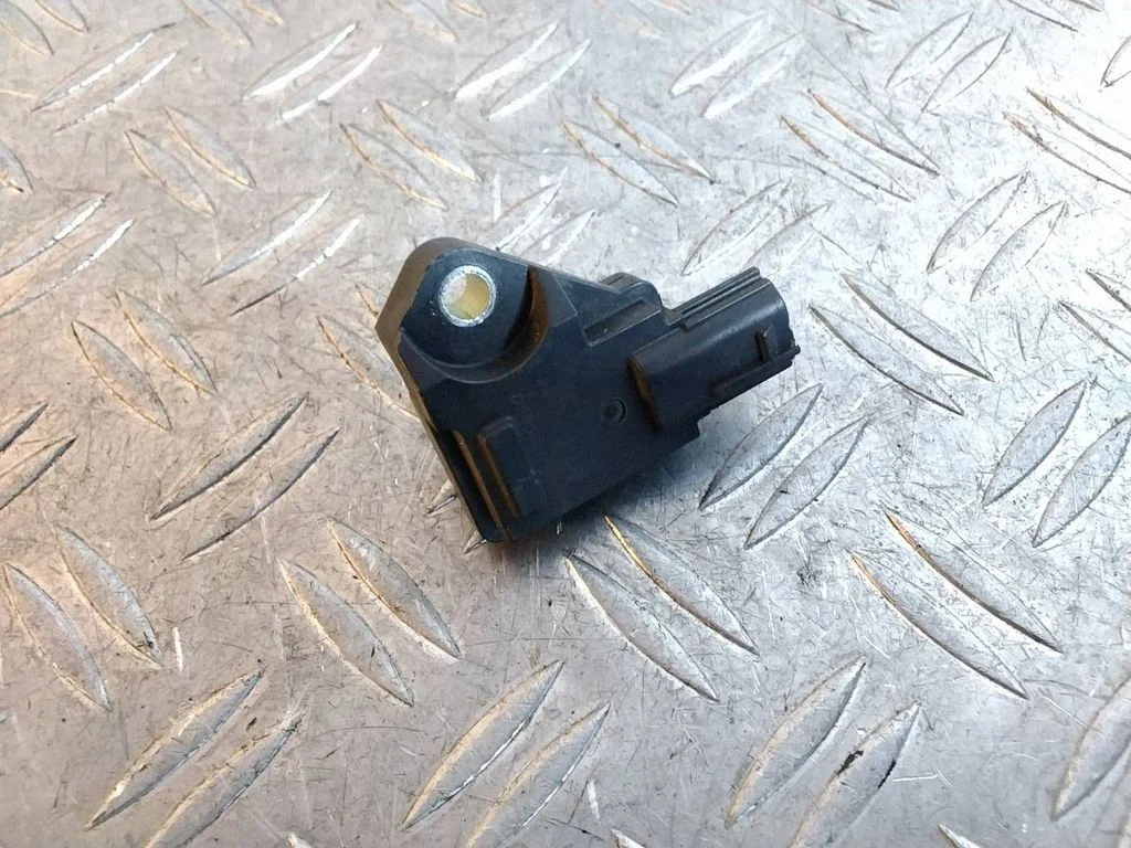 Airbag deployment crash/impact sensor – Lexus IS III XE30 (2013-2020)