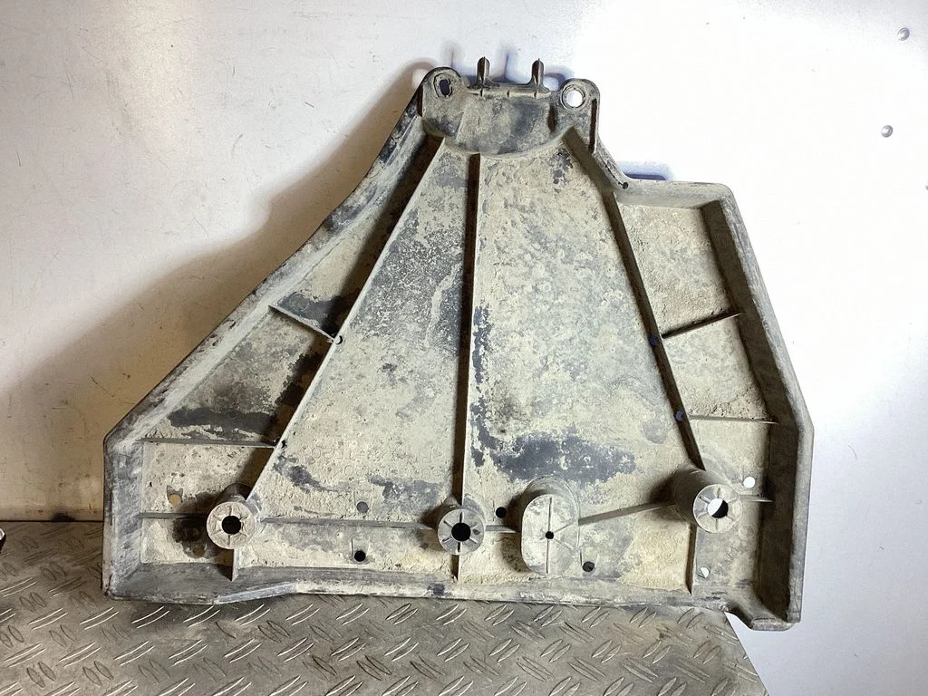 Tagavedrustuse põhjakaitse – Lexus NX (2021-)