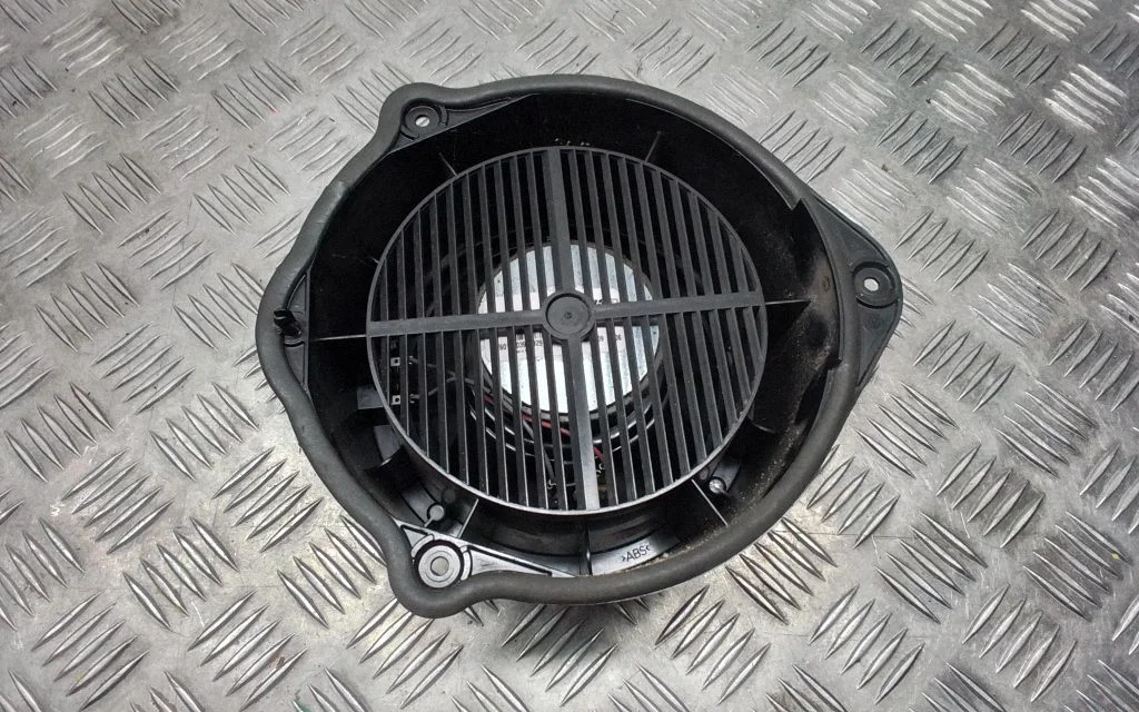 Tagaukse kõlar(id) – Audi A6 Allroad C6 (2006-2011)