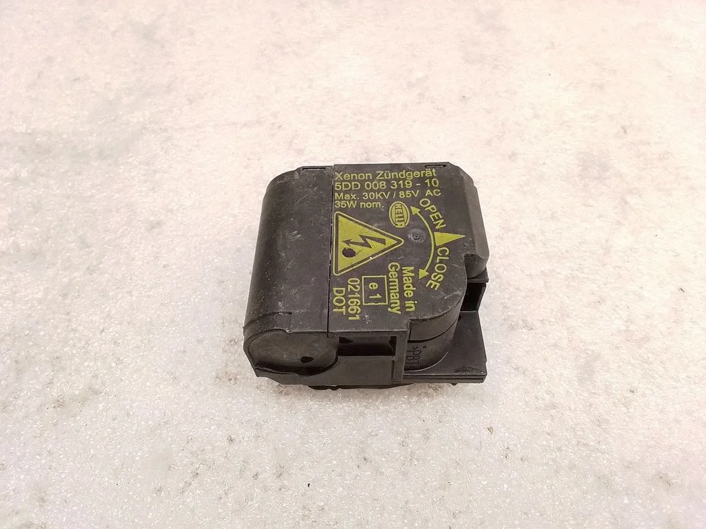 Headlight ballast module Xenon – BMW 5 Series E60 E61 (2004-2010)