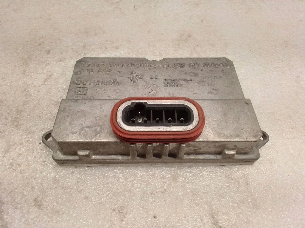 Headlight ballast module Xenon 5DV00829000 – Mercedes-Benz E-Class W211 (2002-2009)