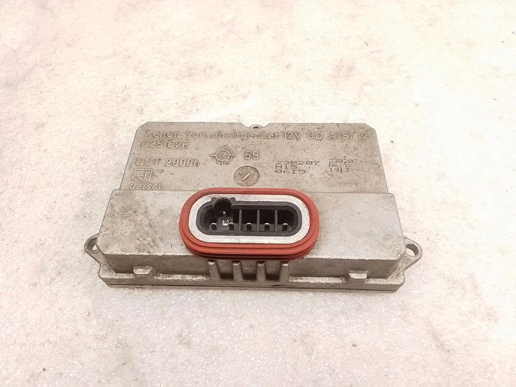 Headlight ballast module Xenon 5DV00829000 – Mercedes-Benz E-Class W211 (2002-2009)