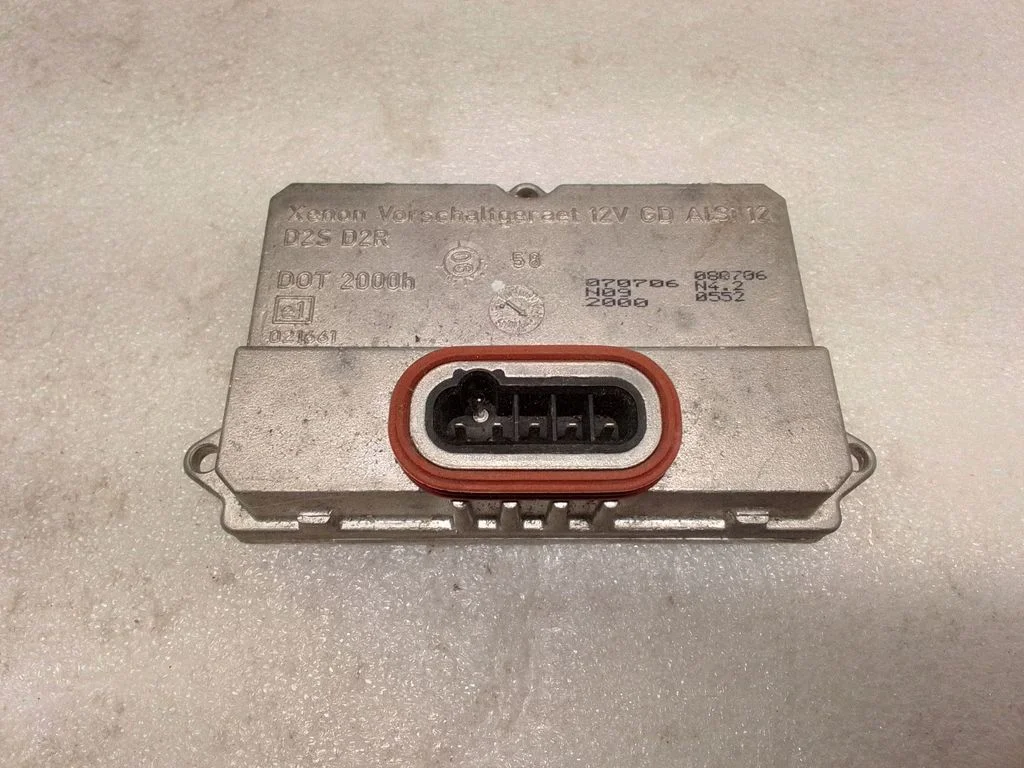 Headlight ballast module Xenon 5DV00829000 – Mercedes-Benz E-Class W211 (2002-2009)