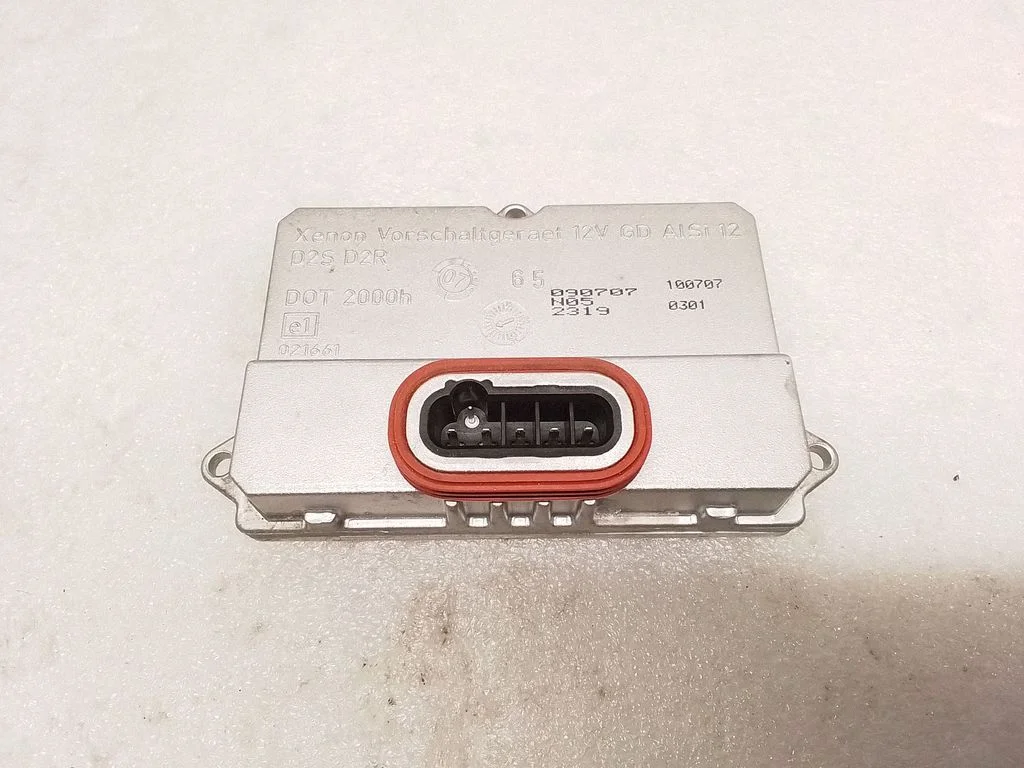 Headlight ballast module Xenon 5DV00829000 – Mercedes-Benz E-Class W211 (2002-2009)