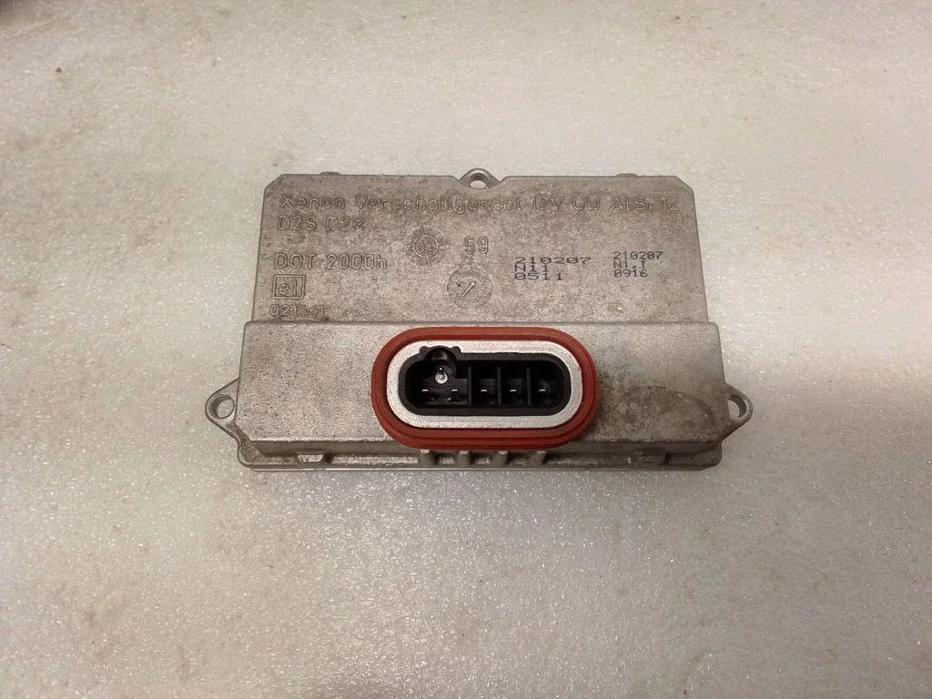 Headlight ballast module Xenon 5DV00829000 – Mercedes-Benz E-Class W211 (2002-2009)