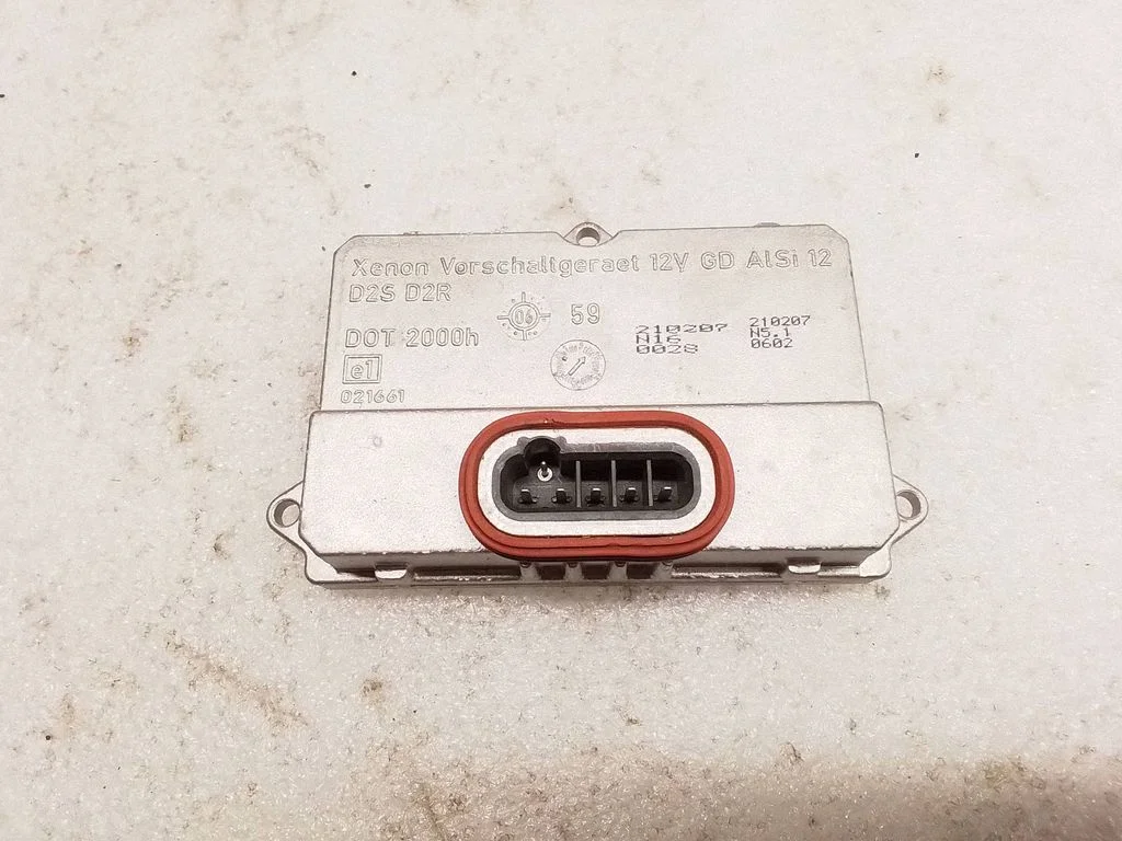 Headlight ballast module Xenon 5DV00829000 – Mercedes-Benz E-Class W211 (2002-2009)