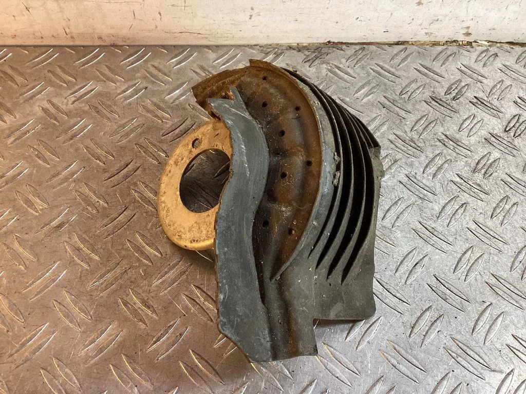 Coil spring/strut mount – Porsche Macan (95B) (2014-2018)