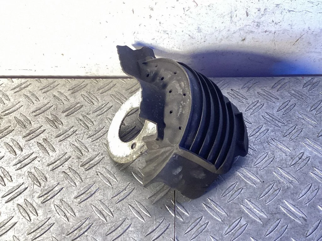 Coil spring/strut mount – Porsche Macan (95B) (2019-)