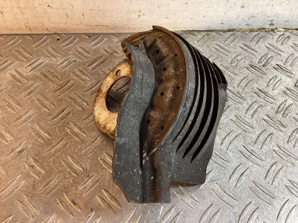 Coil spring/strut mount – Porsche Macan (95B) (2019-)
