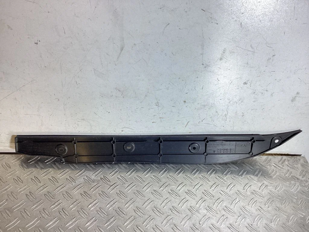 Poritiiva otsaliist – Porsche Cayenne (92A) (2010-2017)