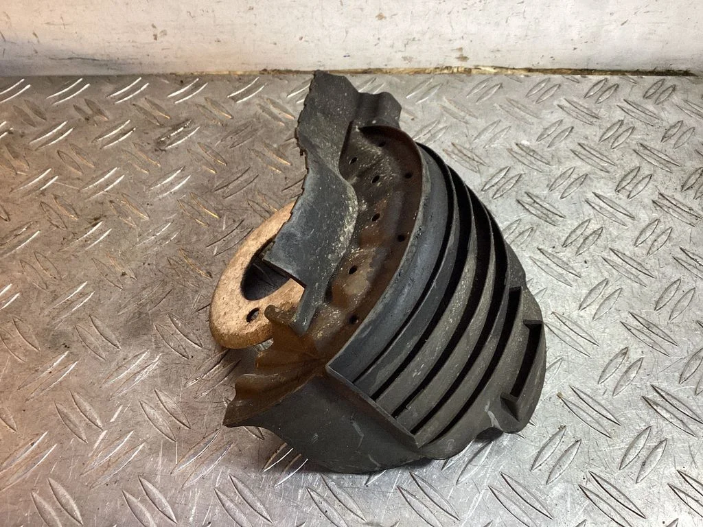 Coil spring/strut mount – Porsche Macan (95B) (2019-)