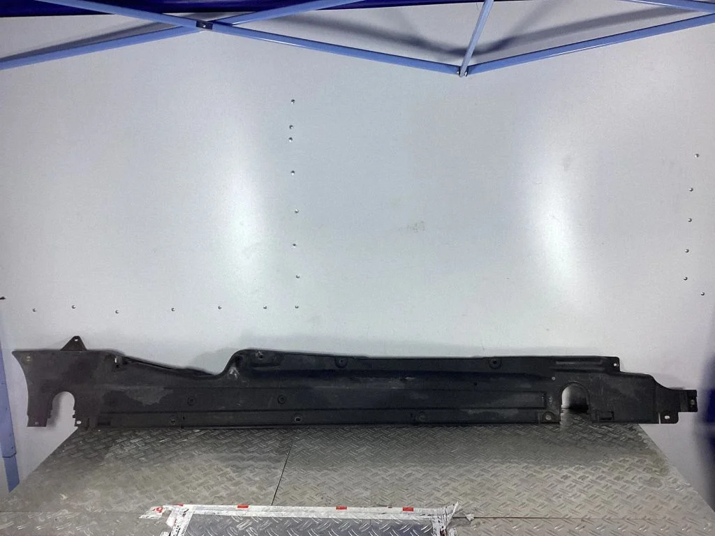 Külgmine põhjakaitse – Porsche Cayenne (92A) (2010-2017)