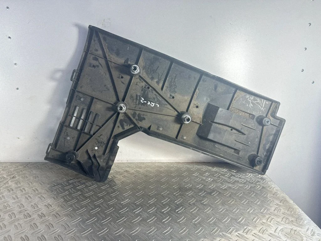 Külgmine põhjakaitse – Lexus RC (2014-)