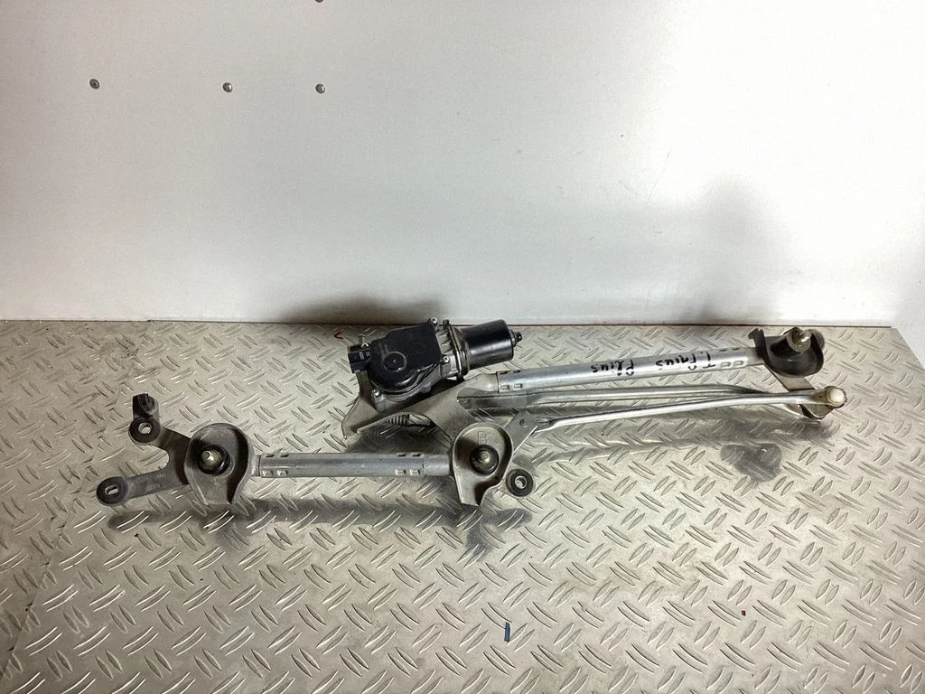 Front wiper linkage – Toyota Prius+ (ZVW40) (2011-2018)