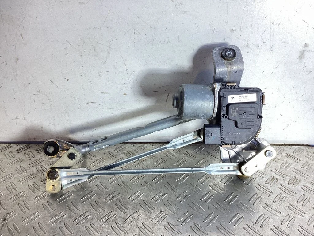 Front wiper linkage 149024200A – Tesla Model Y (2020-)