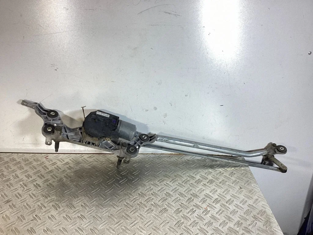 Front wiper linkage – Volkswagen Touareg II (2010-2018)