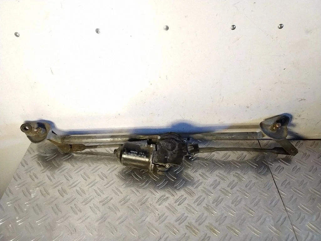 Front wiper linkage – Toyota Land Cruiser (J120) (2002-2009)