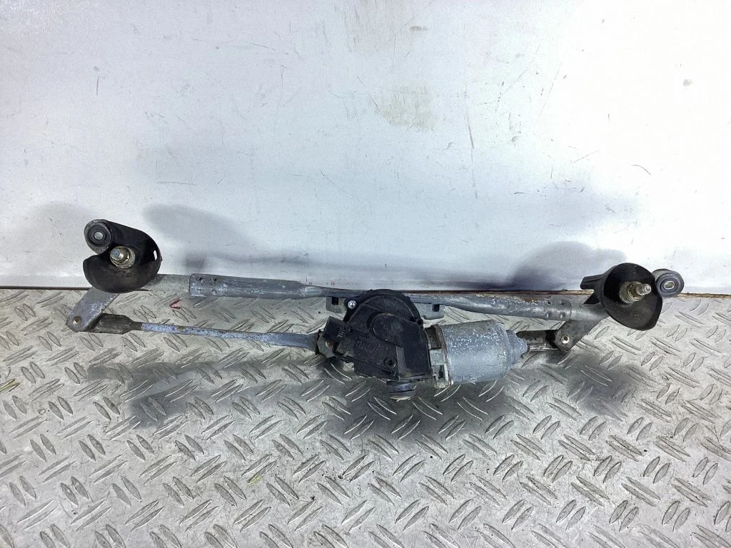 Front wiper linkage – Lexus IS III XE30 (2013-2020)