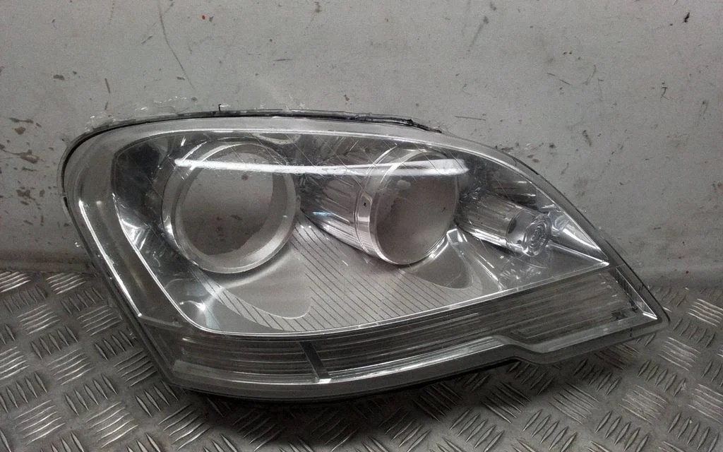 Headlight part – right