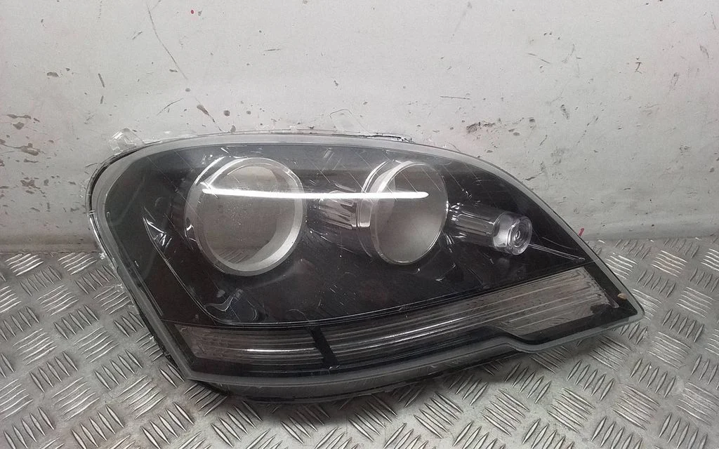 Headlight part – right