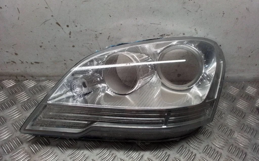 Headlight part – left