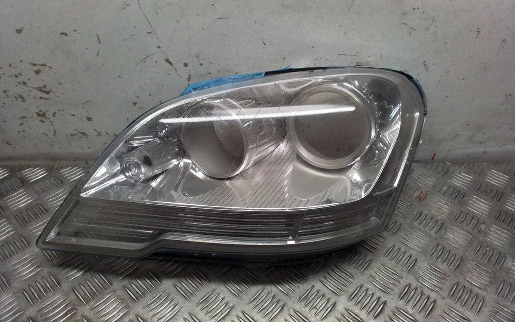 Headlight part – left