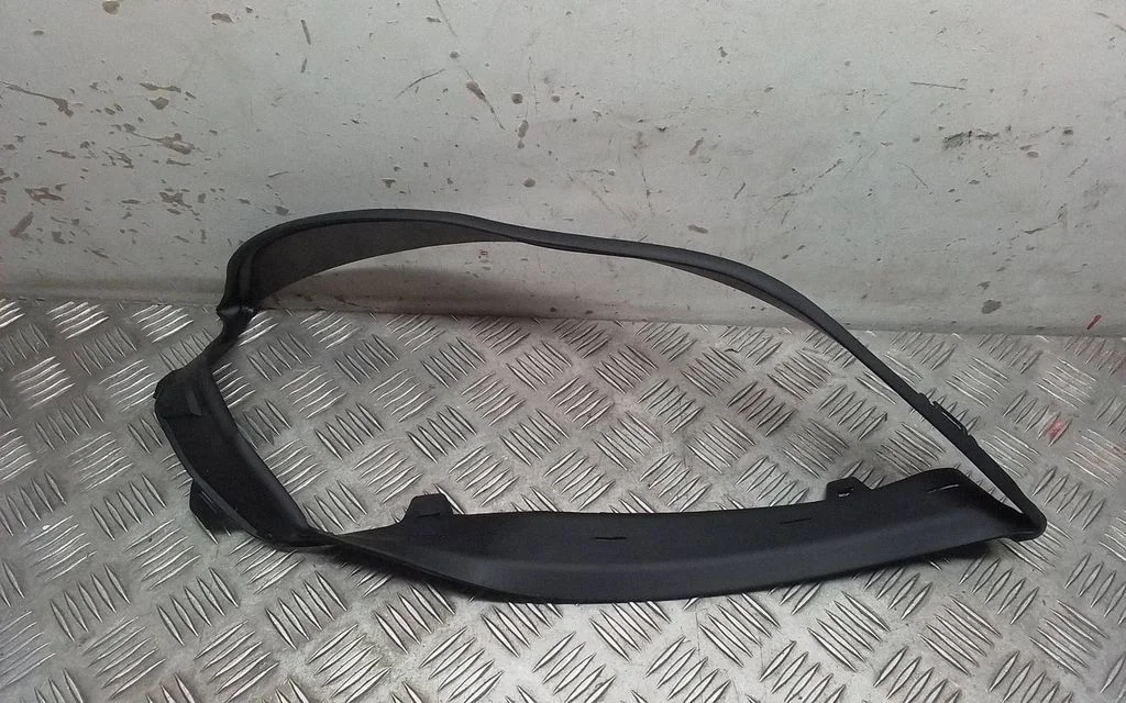 Esitule osa – Mercedes-Benz GL-klass X164 (2006-2012)