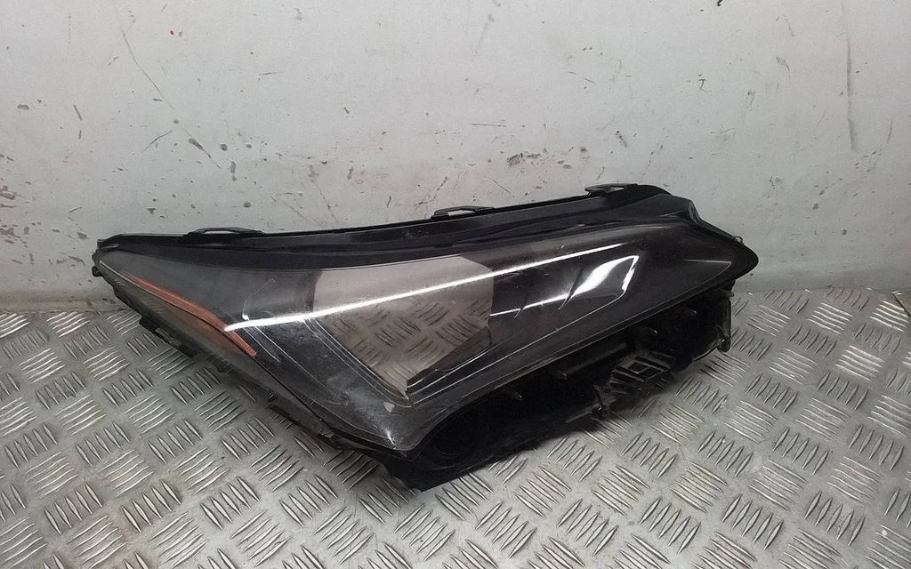 Esitule osa – Lexus NX (2021-)
