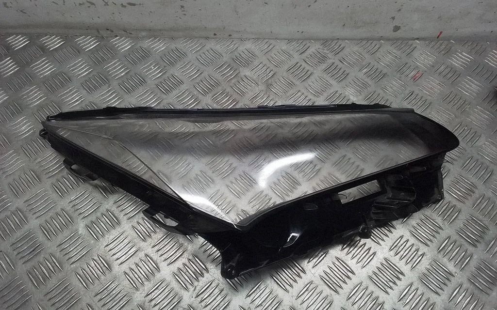 Esitule osa – Lexus NX (2021-)