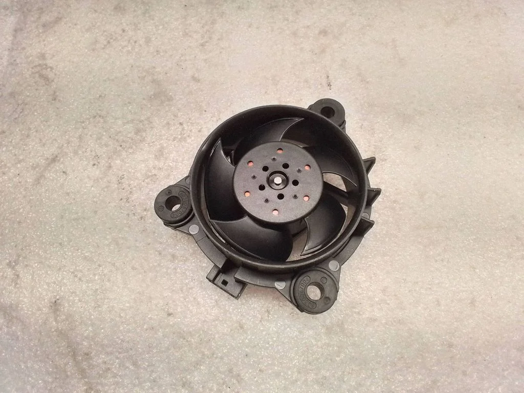 Esitule osa – Audi A6 S6 C7 4G (2011-2018)