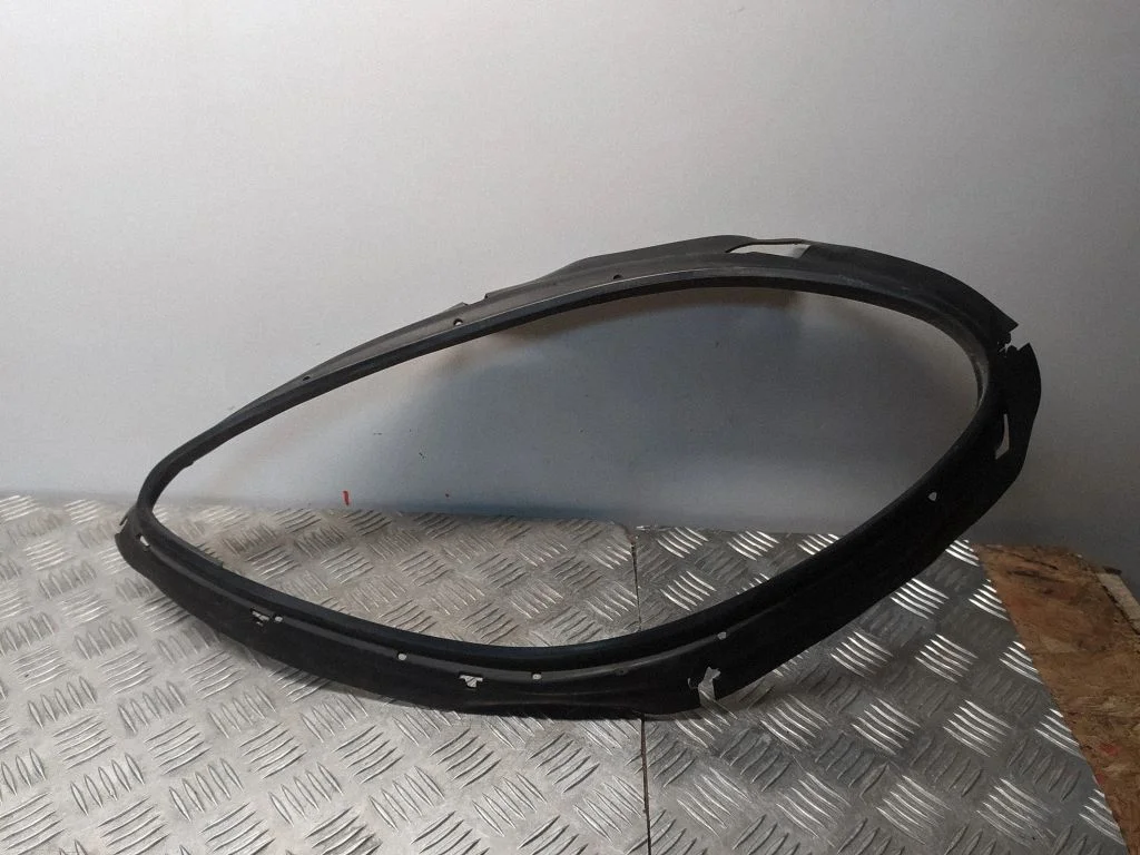 Esitule osa – Porsche Macan (95B) (2014-2018)