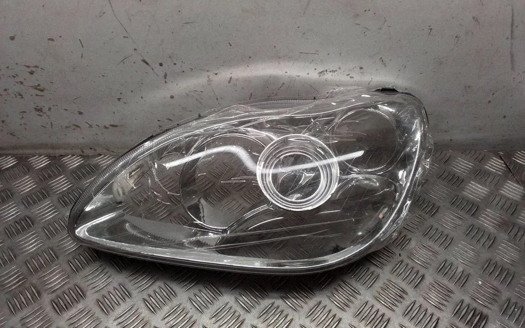 Esitule osa – Mercedes-Benz S-klass W220 (1998-2006)