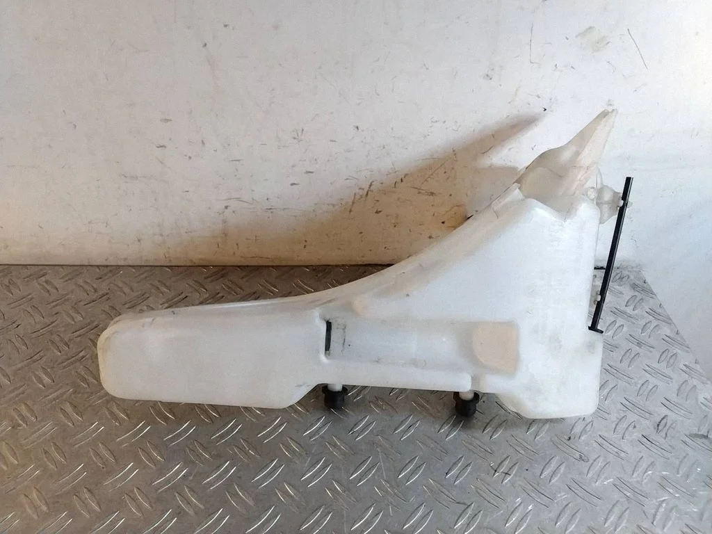 Windshield washer fluid reservoir/tank – Porsche 911 991 (2011-2019)