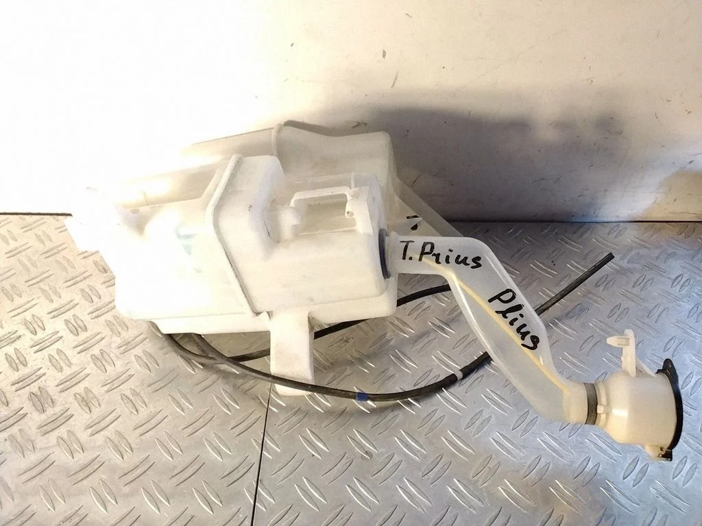Windshield washer fluid reservoir/tank – Toyota Prius+ (ZVW40) (2011-2018)