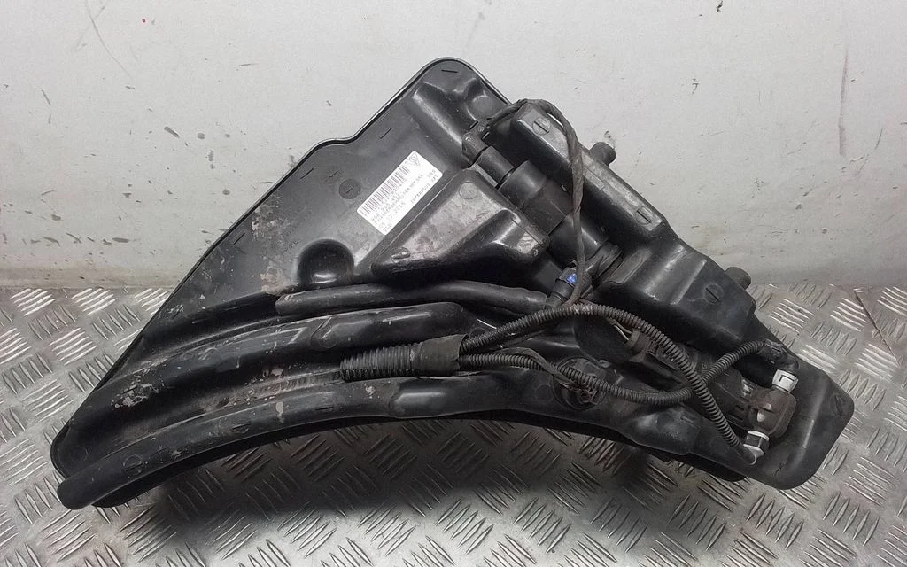 Windshield washer fluid reservoir/tank – Porsche Macan (95B) (2019-)