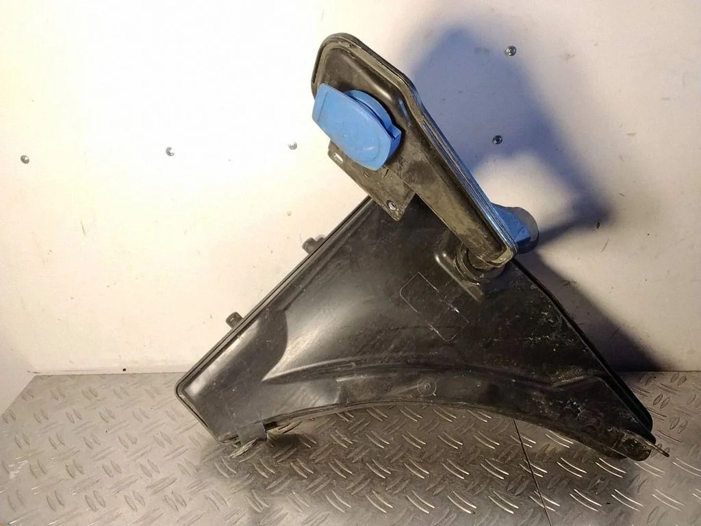 Windshield washer fluid reservoir/tank – Porsche Macan (95B) (2019-)