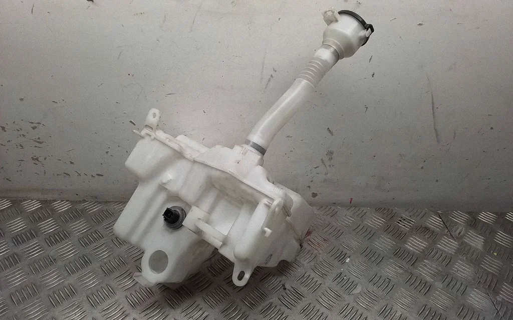 Windshield washer fluid reservoir/tank – Lexus RC (2014-)