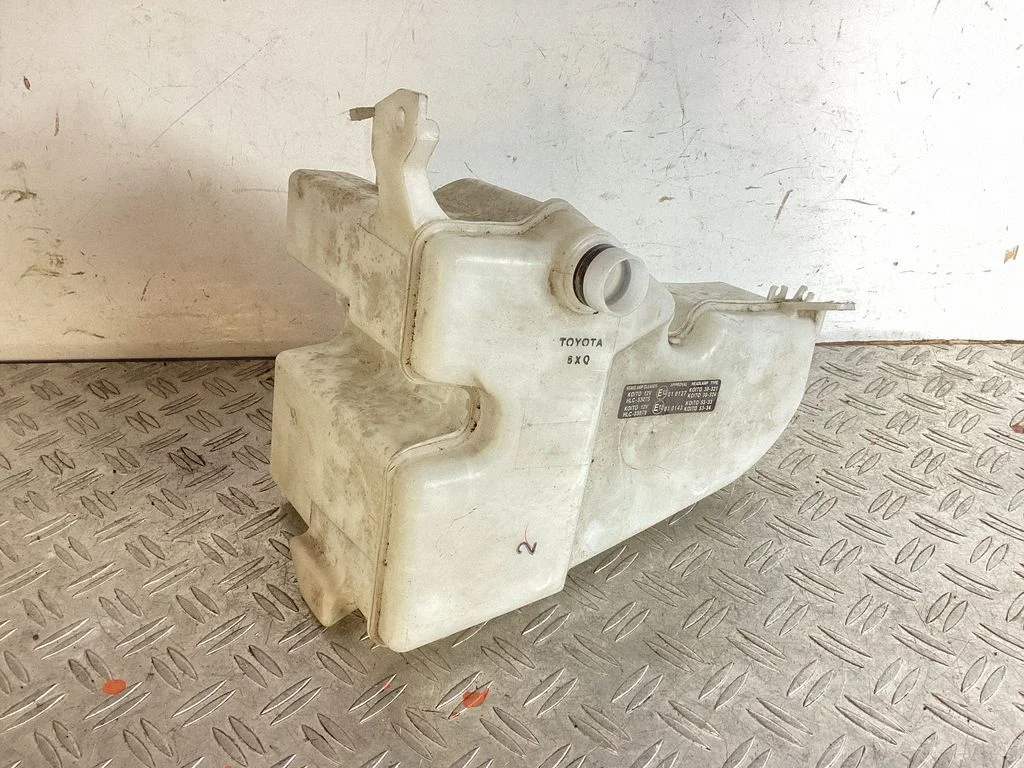Windshield washer fluid reservoir/tank – Lexus GS 300 350 430 450H (2005-2012)
