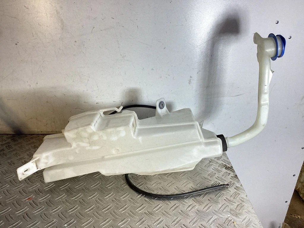 Windshield washer fluid reservoir/tank – Volvo XC90 (2014-)