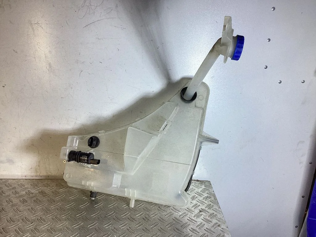 Windshield washer fluid reservoir/tank – Porsche Panamera (970) (2009-2017)